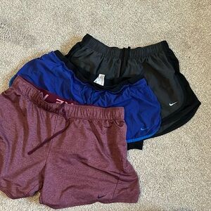 3 women’s Nike shorts. Size xl